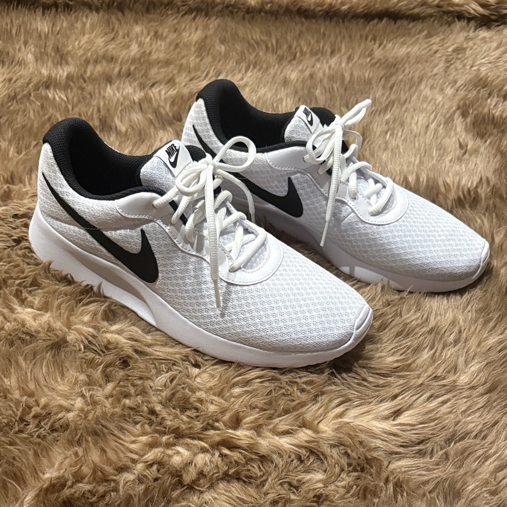 Nike Women’s Tanjun Running Shoes